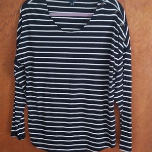 NWOT Tommy Hilfiger navy  striped T.  Size L